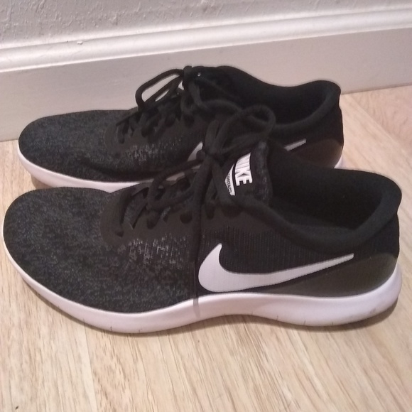 Nike - Picture 1 of 5